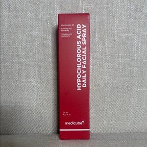 Medicube Hypochlorous Acid Daily Facial Spray - Red